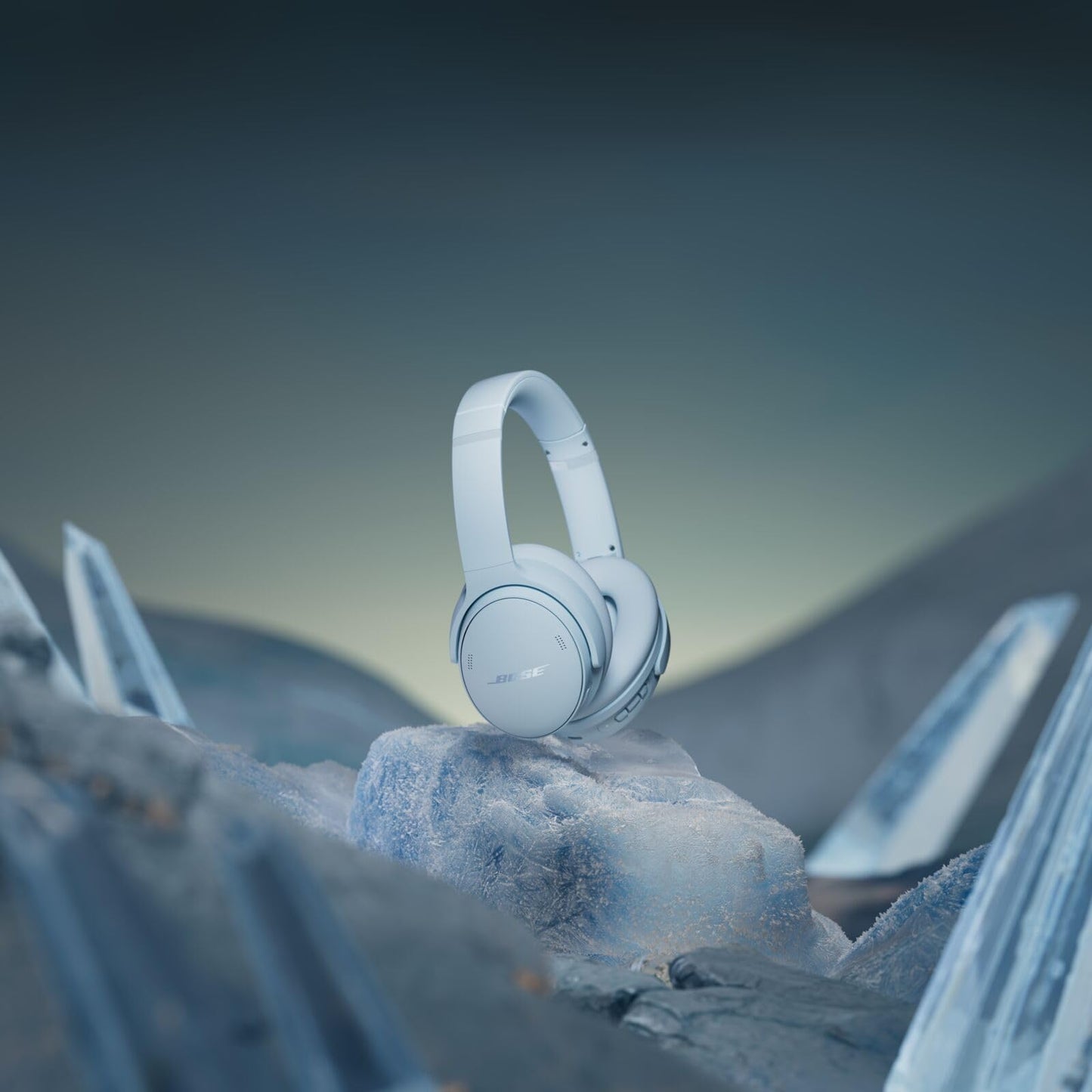 Bose QuietComfort Headphones - Wireless Bluetooth Headphones, Active Over Ear Noise Cancelling and Mic, USB-C Charging, Deep Bass, Up to 24 Hours of Playtime, White Smoke