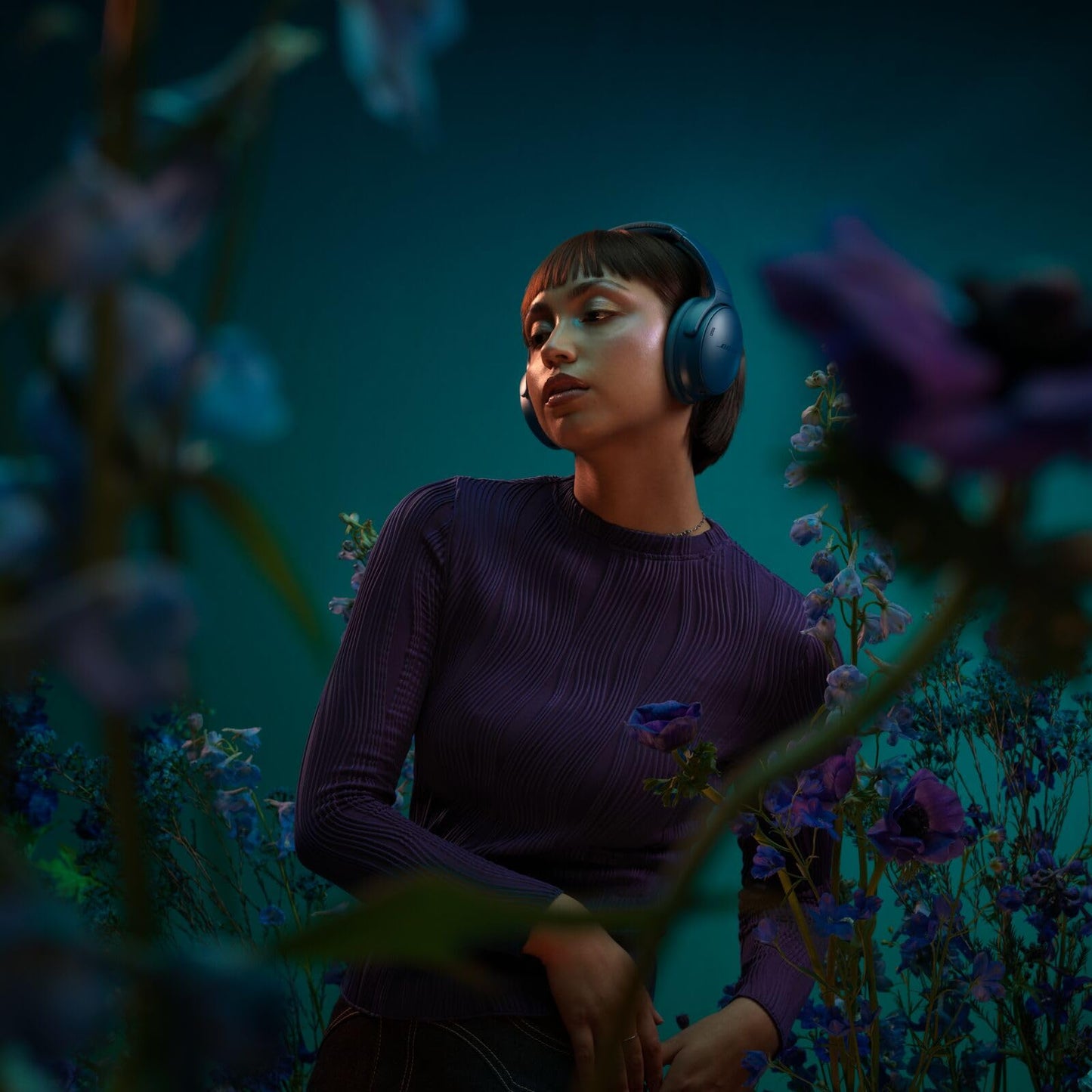 Bose QuietComfort Headphones - Wireless Bluetooth Headphones, Active Over Ear Noise Cancelling and Mic, USB-C Charging, Deep Bass, Up to 24 Hours of Playtime, White Smoke