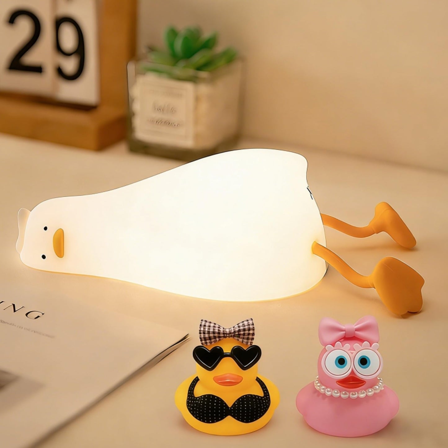 FAMIDUO Capybara Night Light for Kids,Safe Squishy Silicone Nursery Light with Timer,Dimmable & Rechargeable Touch Bedside Lamp, Cute Capybara Gifts for Boys Girls Toddlers, Baby & Kids Room Decor