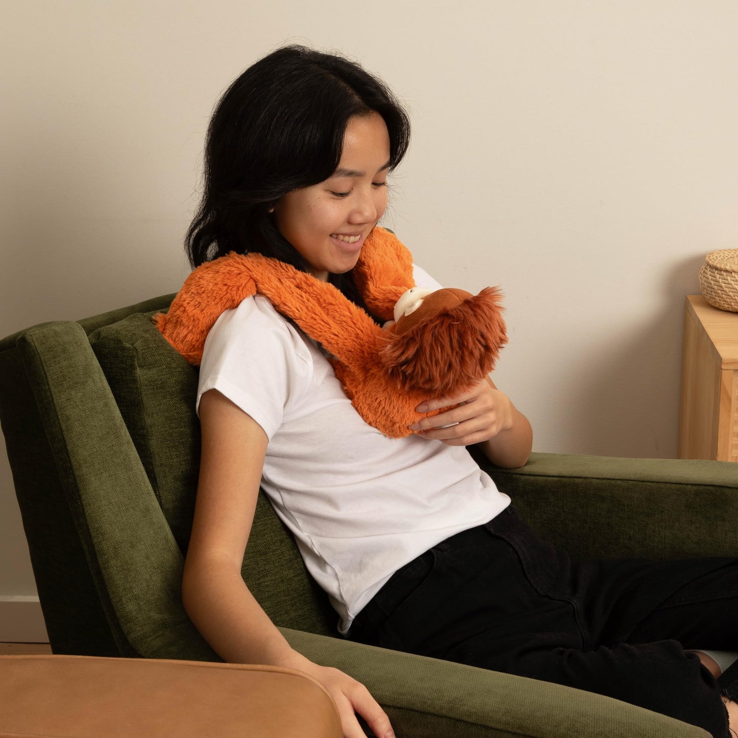 HUGIMALS Hugarounds Berkeley the Bat 2.5 lb Microwaveable & Freezable Weighted Plush Neck & Shoulder Wrap | Soothing, Comforting Hugs for Self-Care & Relaxation | Unscented for Ages 2+