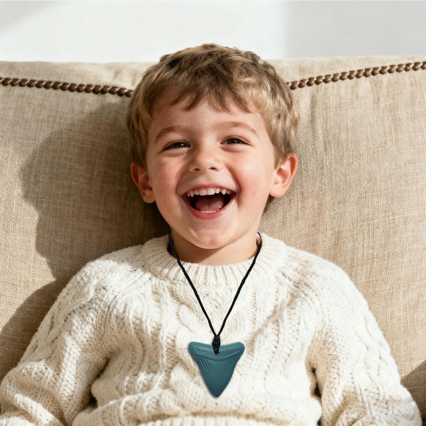 Chew Necklaces for Sensory Kids Boys Girls, Chewy Necklace Sensory Toys for Kids with Autism 6 Pack, Silicone Oral Motor Aids Chew Toys for Children Adults Reduce Fidgeting