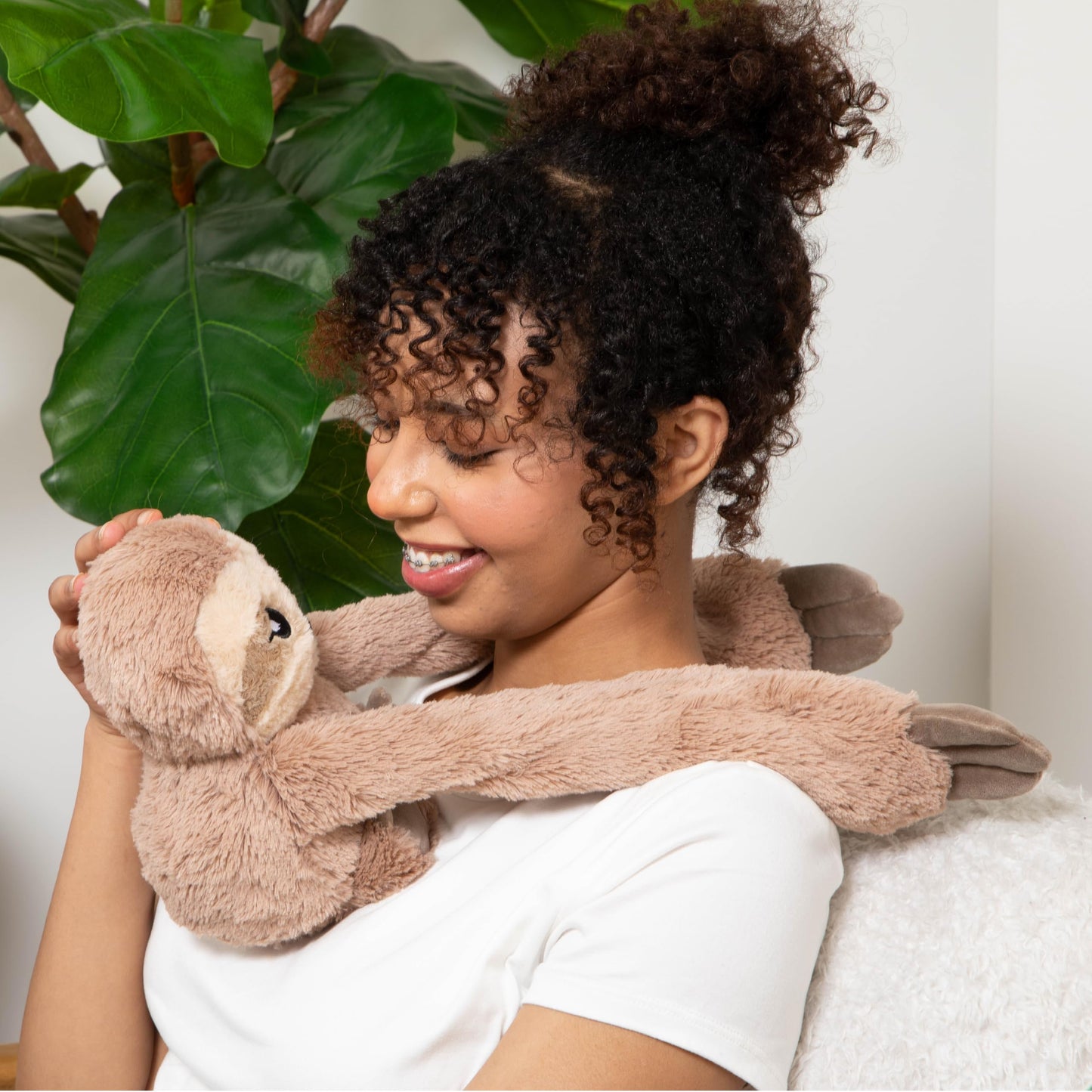HUGIMALS Hugarounds Berkeley the Bat 2.5 lb Microwaveable & Freezable Weighted Plush Neck & Shoulder Wrap | Soothing, Comforting Hugs for Self-Care & Relaxation | Unscented for Ages 2+
